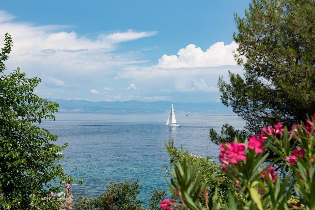 Beachfront Apartment Rosa Del Mar Jardin Mošćenička Draga المظهر الخارجي الصورة
