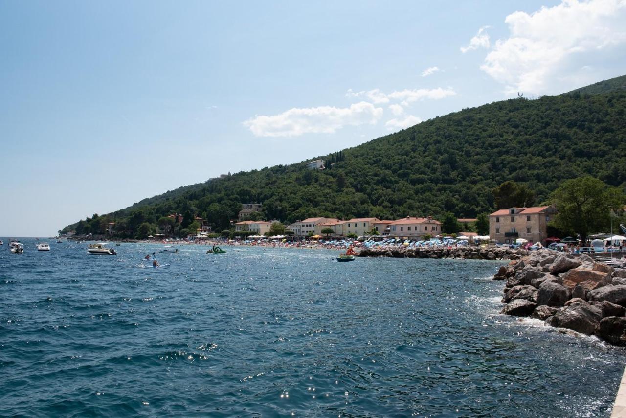 Beachfront Apartment Rosa Del Mar Jardin Mošćenička Draga المظهر الخارجي الصورة