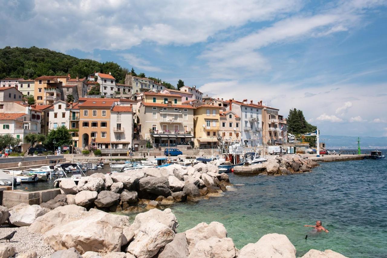 Beachfront Apartment Rosa Del Mar Jardin Mošćenička Draga المظهر الخارجي الصورة